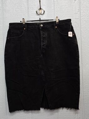 New Old Navy Size 18 Higher High Rise Black Denim Mini Skirt with Front Slit